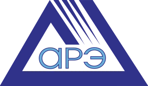 Логотип АРЭ в виде синего треугольника с надписью